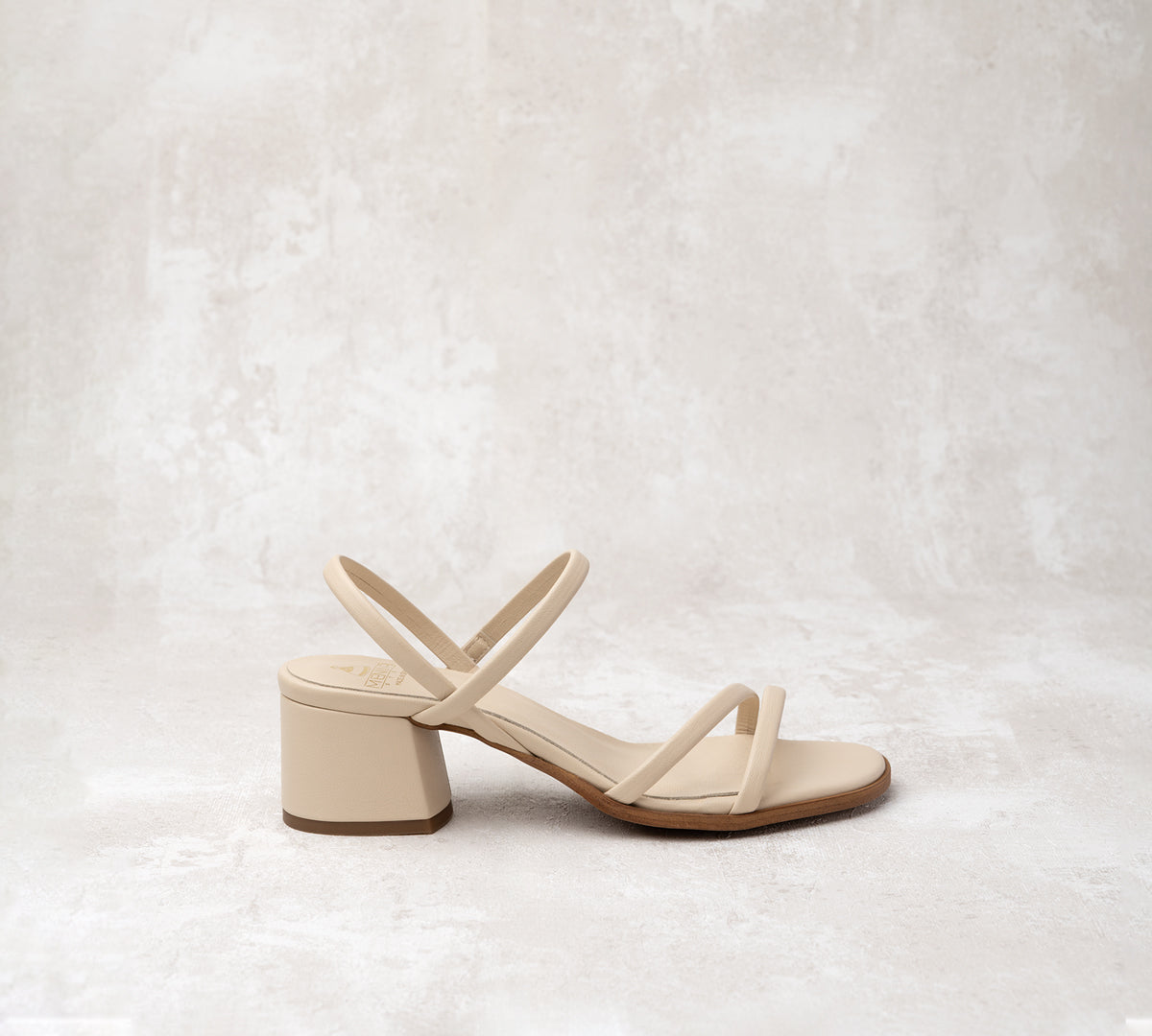 Sandalia Romina Crudo